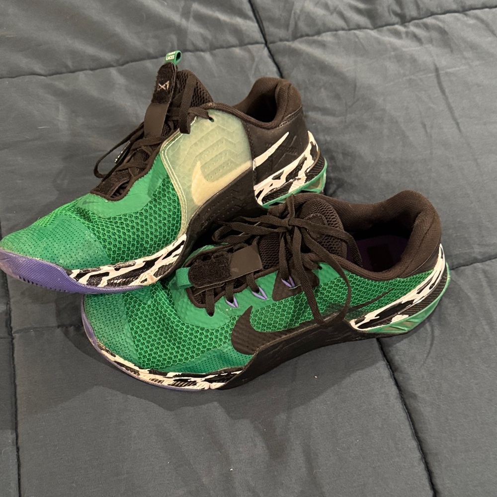 Nike Metcon 7  Men’s Green and Black Sneakers